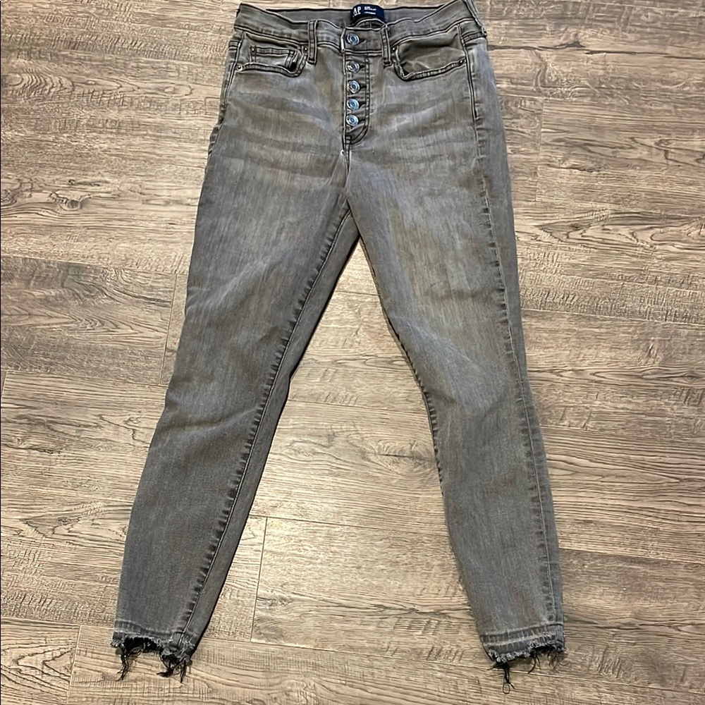 GAP Gray Ankle Cropped Jeans with Raw Hem